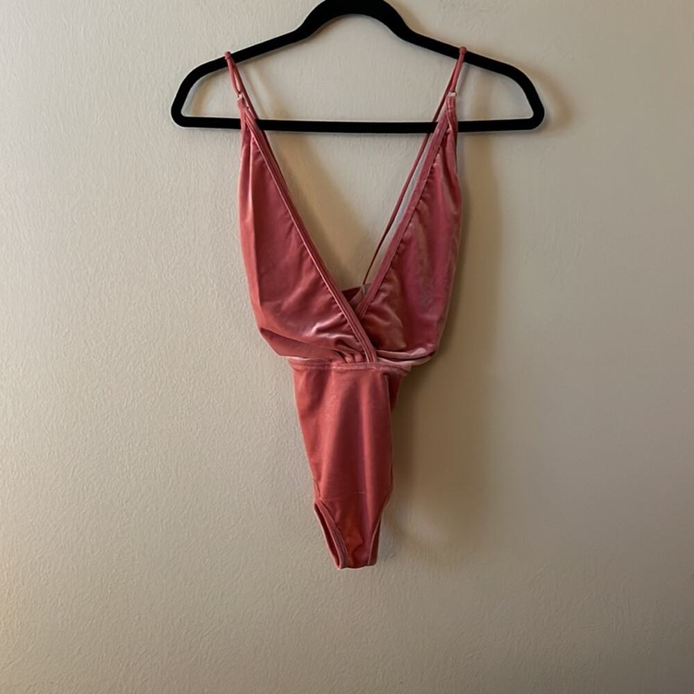 Wishlist Velour Bikini Bodysuit in Rose Size L - Picture 4 of 5